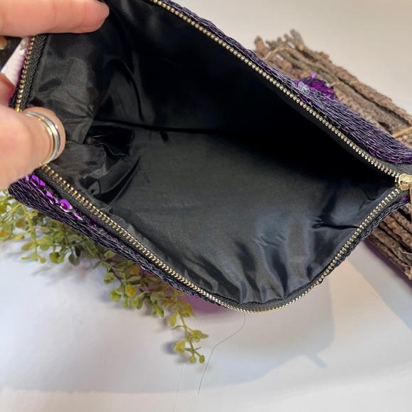 Flip Sequence Cosmetic or ipad case bag pouch 💜 - Picture 2 of 3